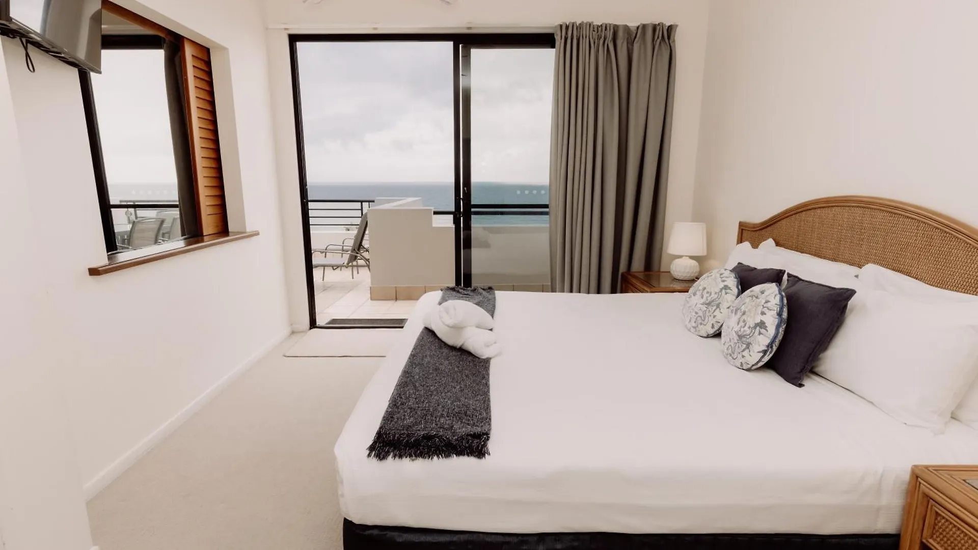 Aparthotel The Point Coolum Coolum Beach Australia